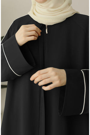 Relaxed Fit Crepe Abaya with Contrast Piping and Stand Collar — Siyah