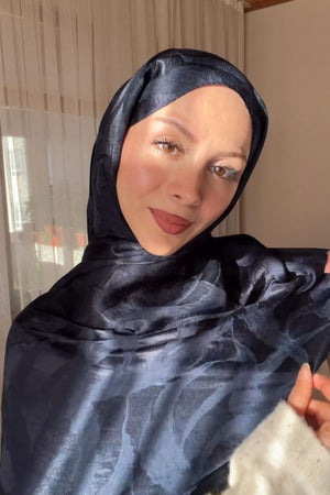 Elegant Jacquard Patterned Shawl for Modest Styling — Lacivert