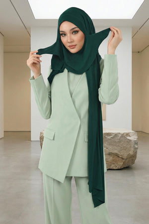 Ready-to-Wear Jersey Bonnet Shawl with Face Covering
