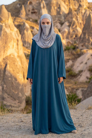 Ready-to-Wear Jersey Bonnet Shawl with Face Covering