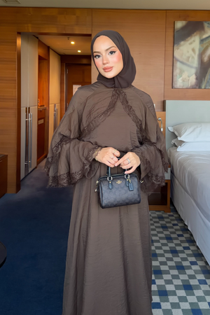 Lace-Trim Tencel Two-Piece Set with Flowing Skirt — Kahverengi