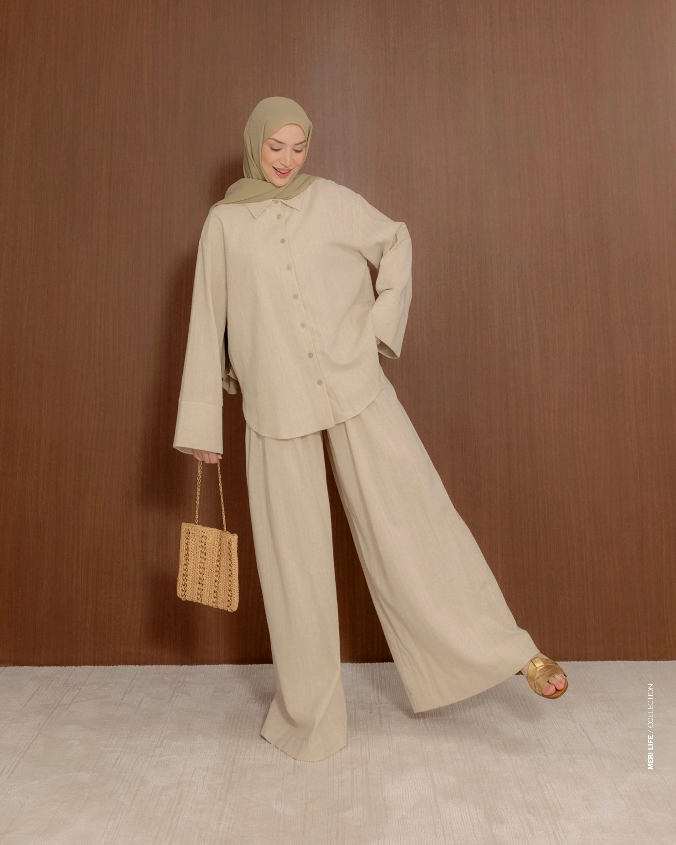 Relaxed Linen Two-Piece Set with Wide-Leg Trousers