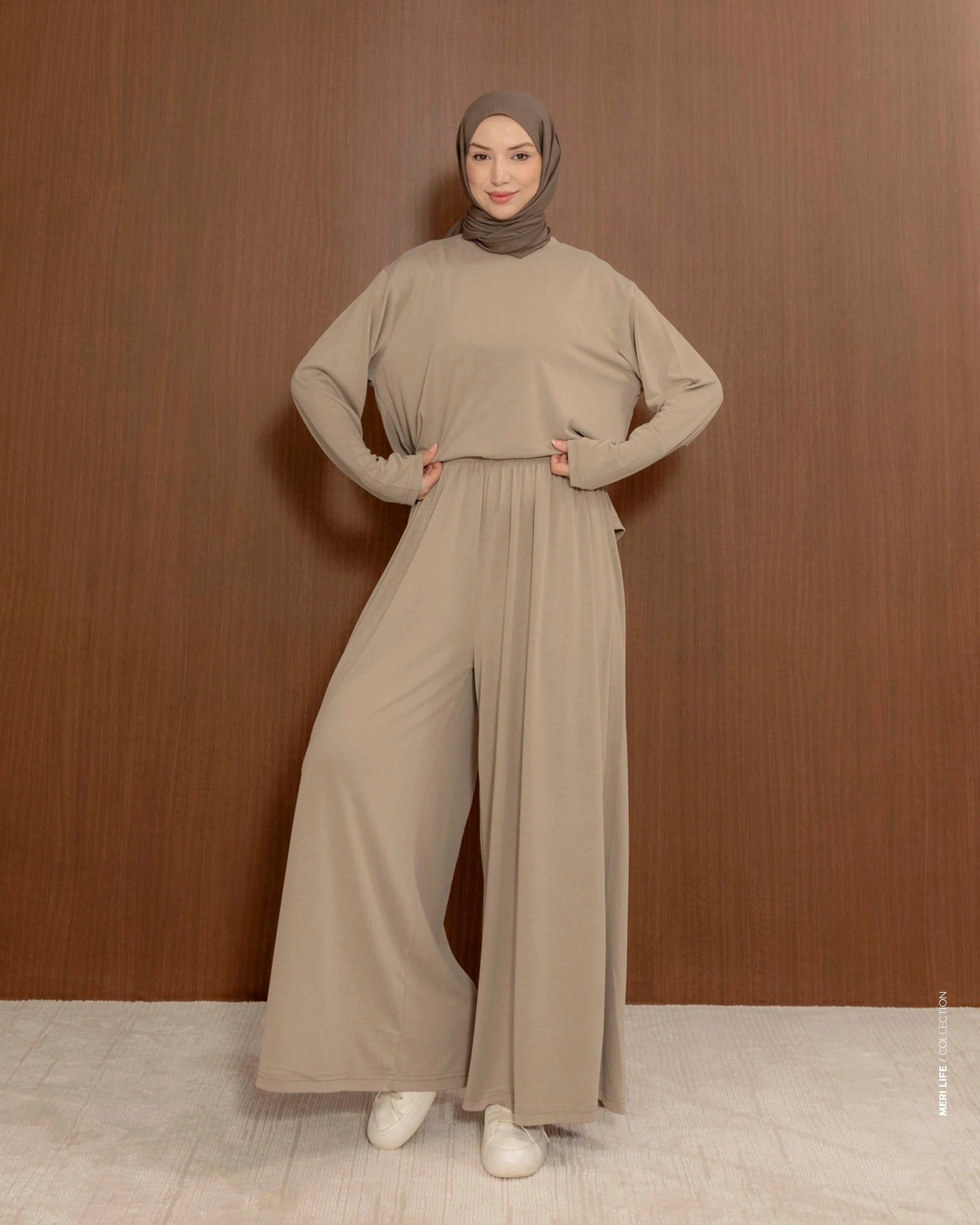 Modest Oysho Two-Piece Set: Loose Top & Wide-Leg Trousers