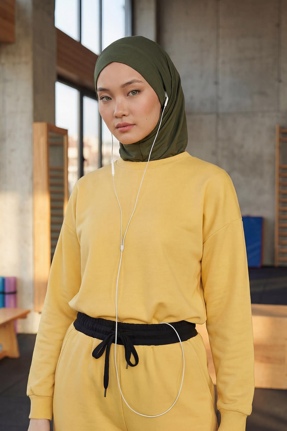 Jersey Bonnet with Neck Coverage and Earphone Opening