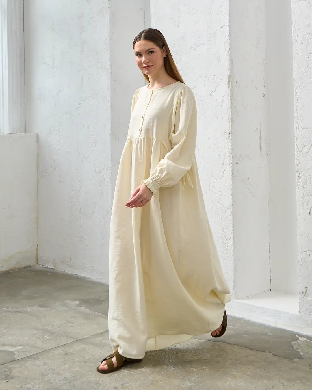 Muslin Maxi Dress with Tie Waist and Long Sleeves