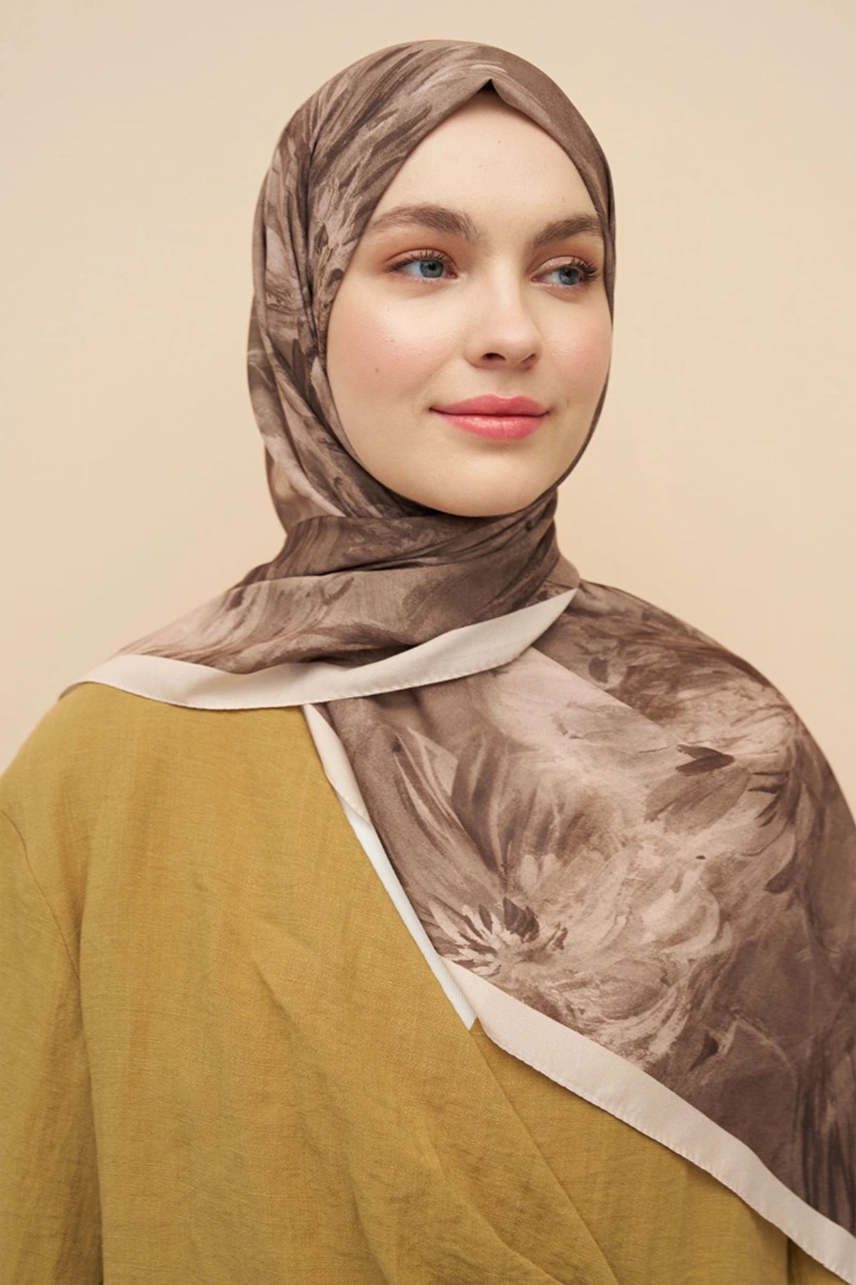 Flowing Peony Pattern Italian Silk Shawl — Bej