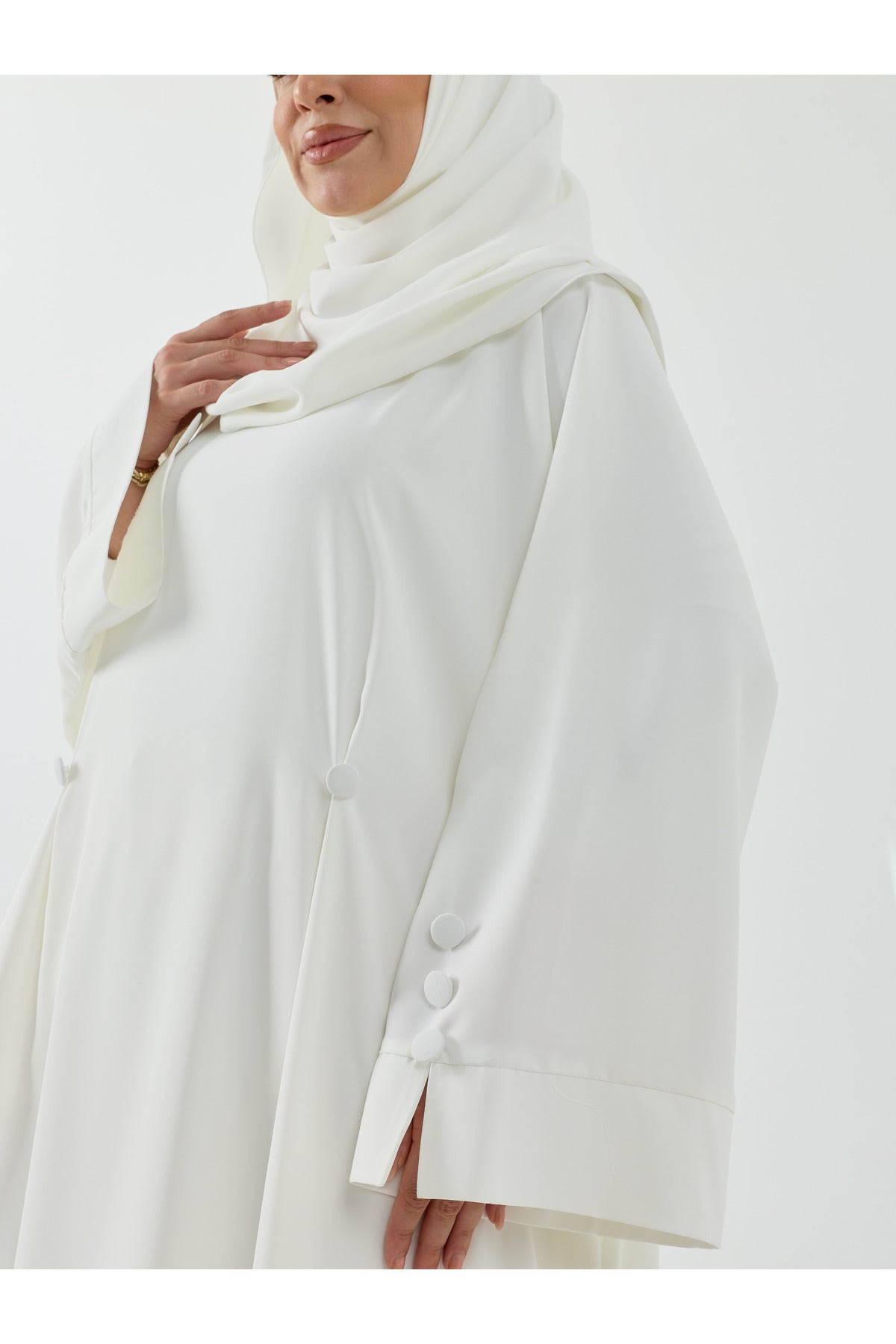 Modest Full-Zip Abaya with Matching Shayla and Button Cuffs — Beyaz
