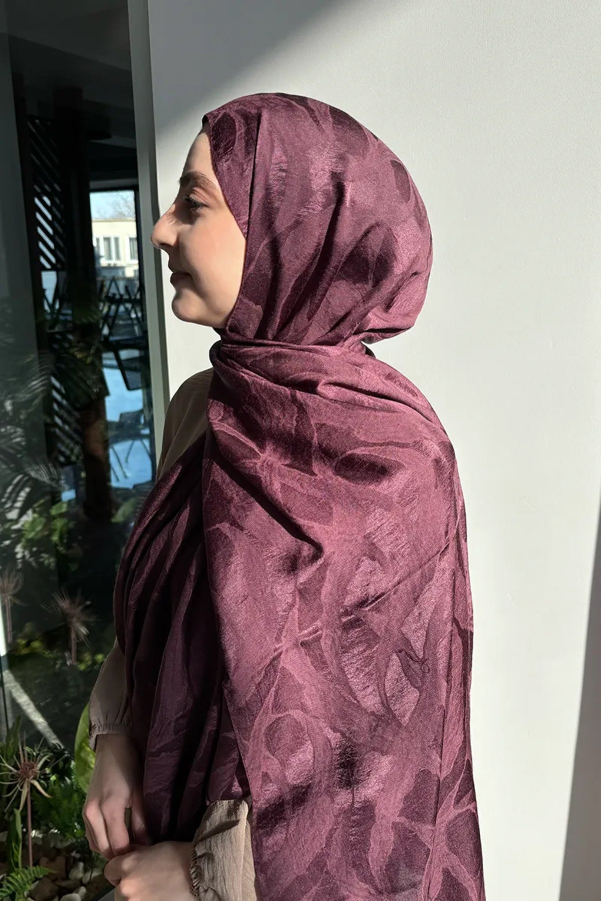 Elegant Jacquard Patterned Shawl for Modest Styling — Mor
