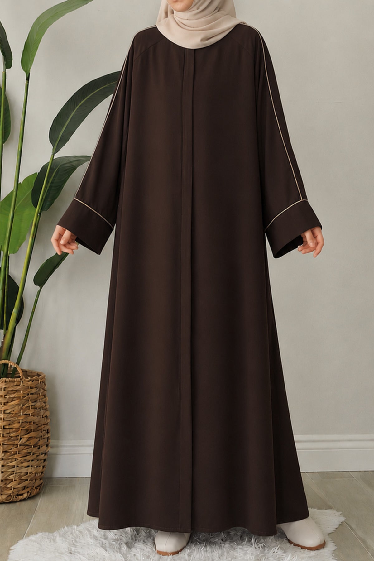 Relaxed Fit Crepe Abaya with Contrast Piping and Stand Collar — Çok Renkli