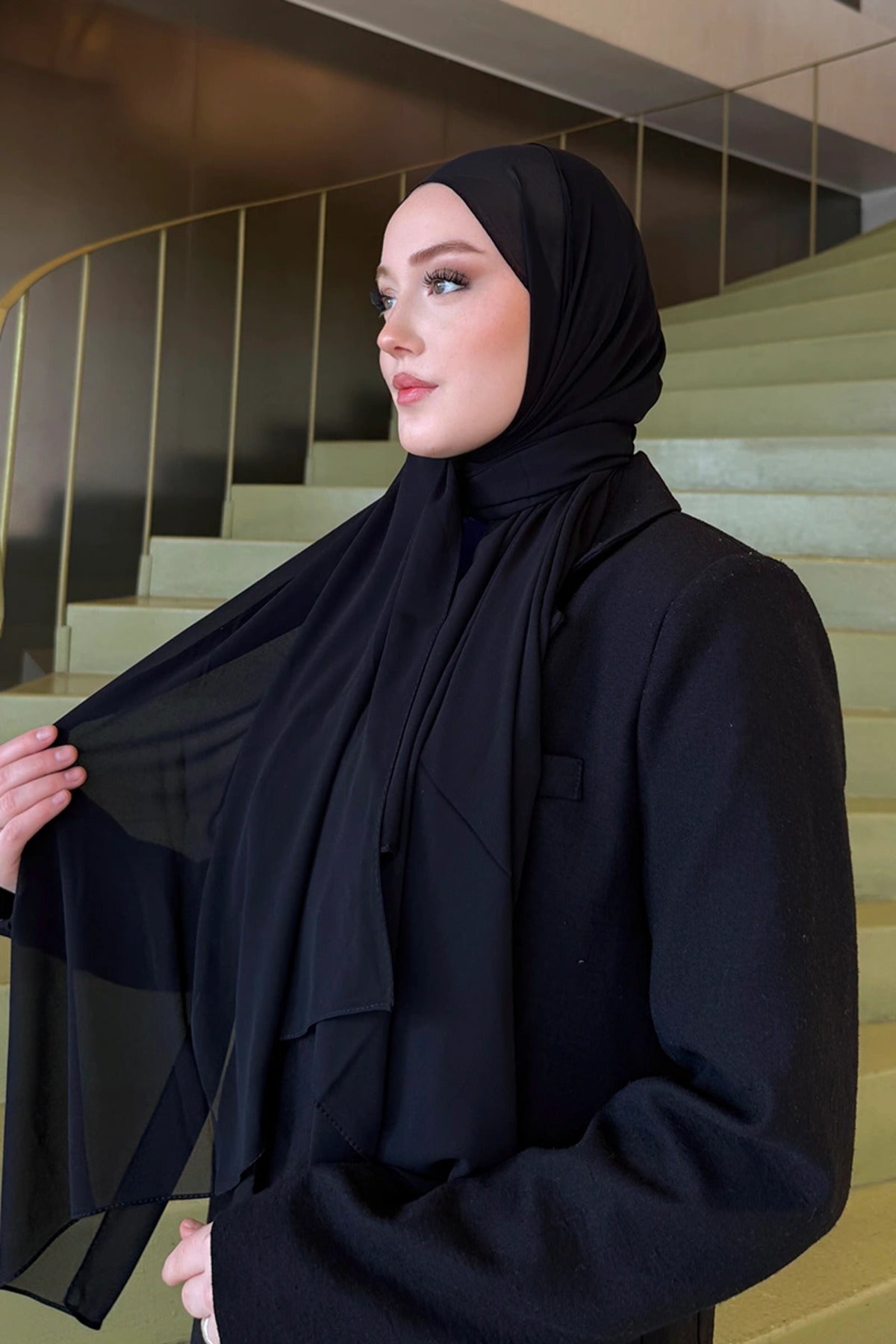 Smooth Crepe Shawl for Versatile Modest Styling — siyah
