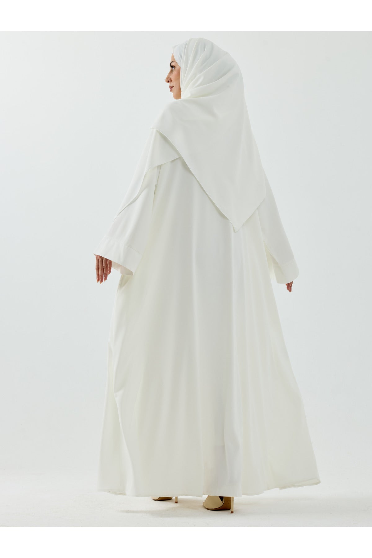 Modest Full-Zip Abaya with Matching Shayla and Button Cuffs — Beyaz
