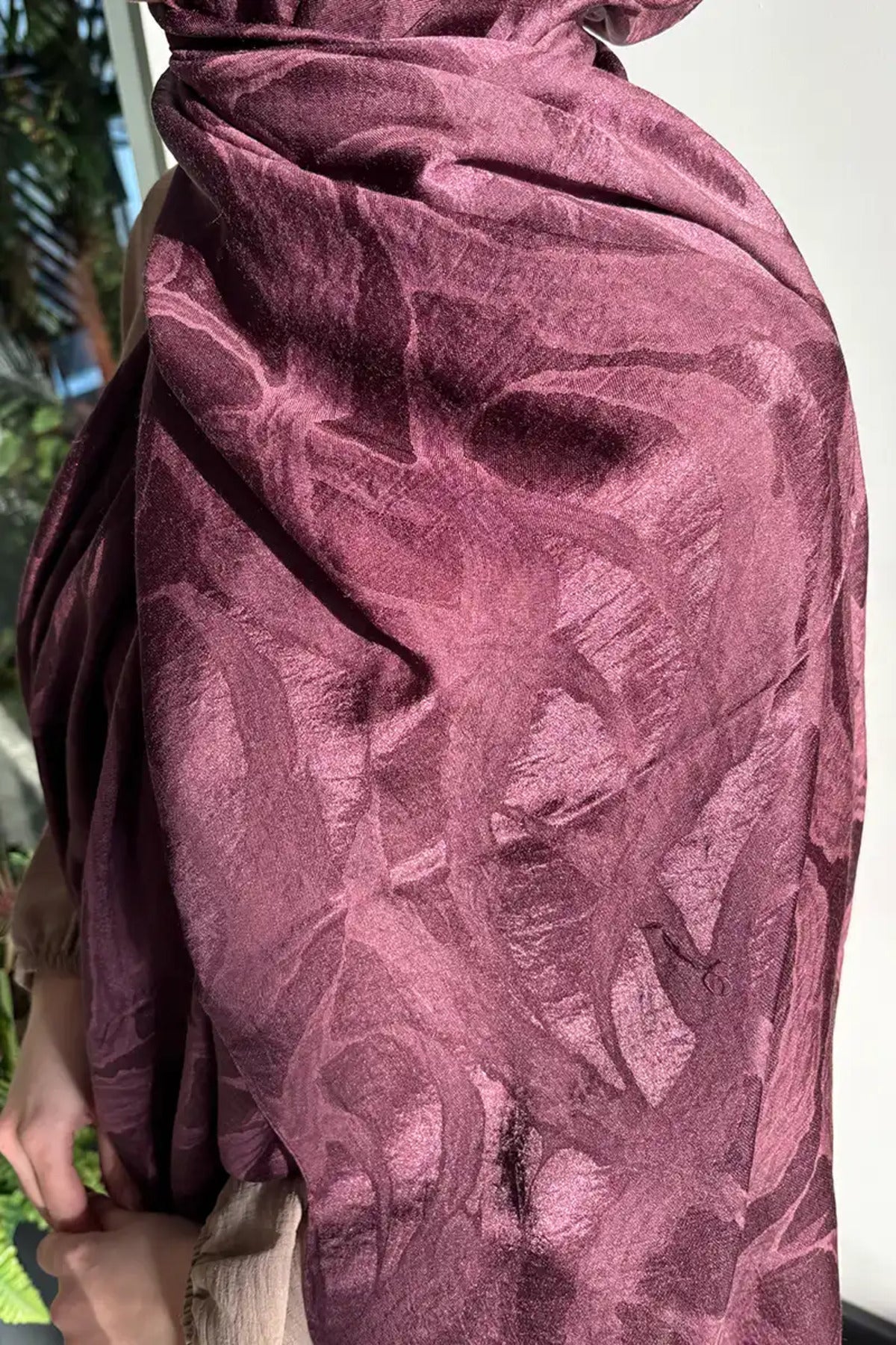 Elegant Jacquard Patterned Shawl for Modest Styling — Mor