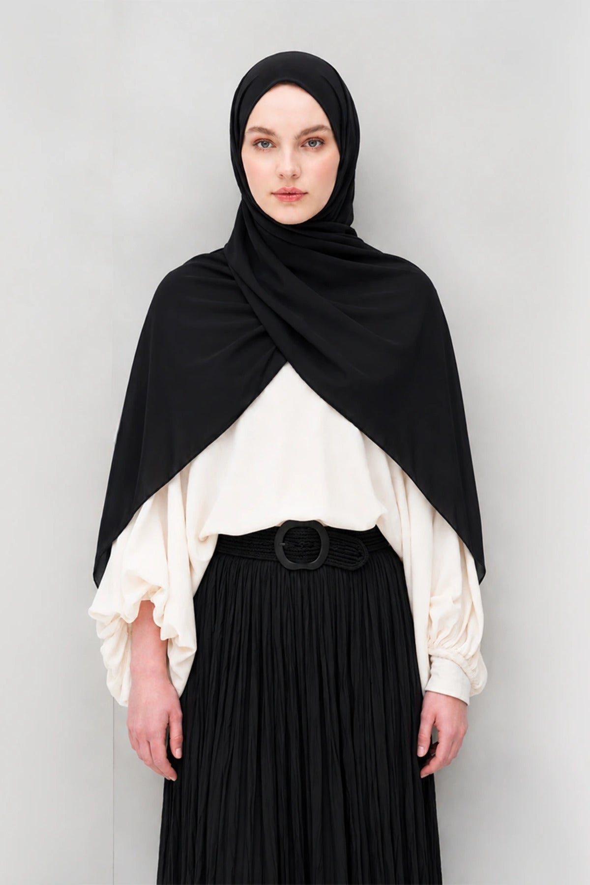 Smooth Crepe Shawl for Versatile Modest Styling — siyah