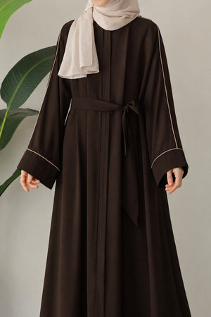 Relaxed Fit Crepe Abaya with Contrast Piping and Stand Collar — Çok Renkli