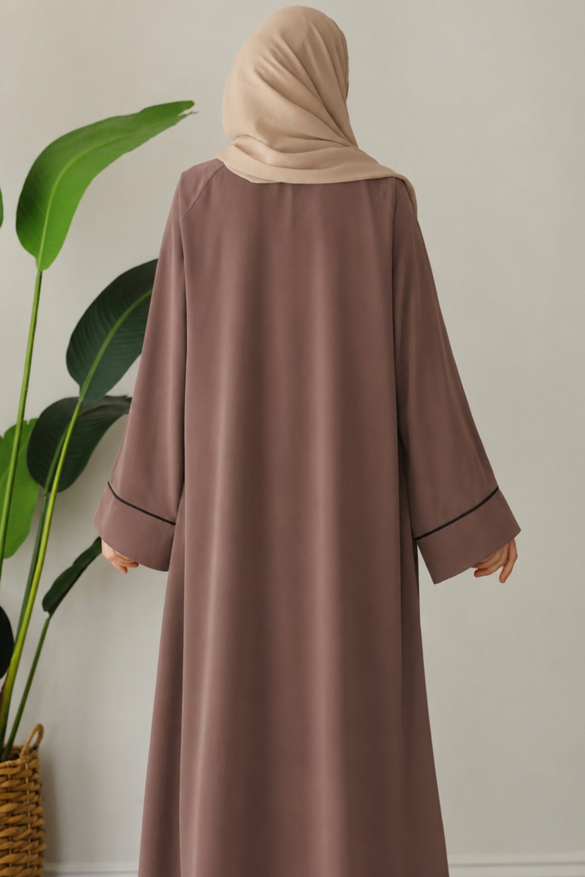 Relaxed Fit Crepe Abaya with Contrast Piping and Stand Collar — vizon
