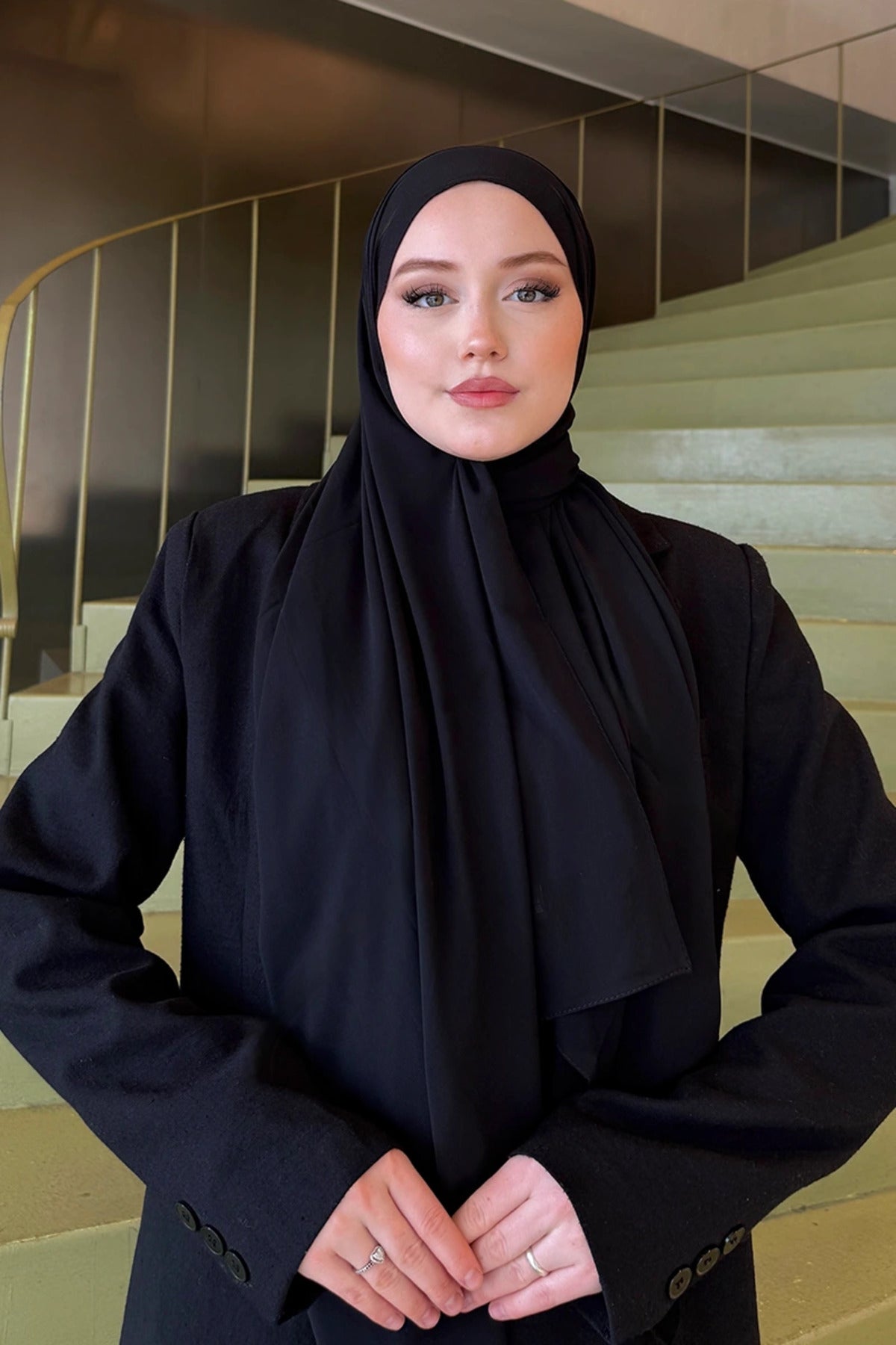 Smooth Crepe Shawl for Versatile Modest Styling — siyah