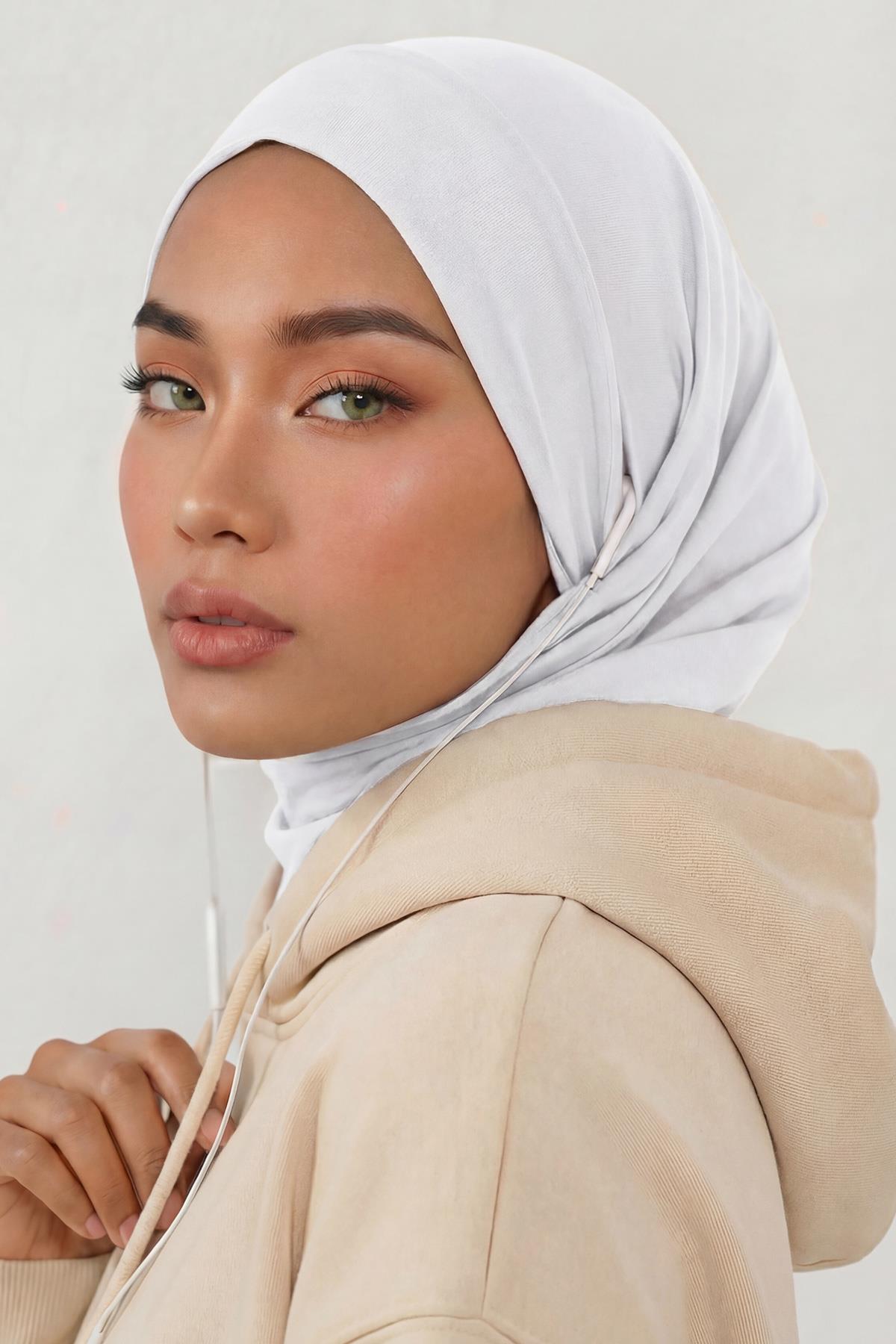 Jersey Bonnet with Neck Coverage and Earphone Opening