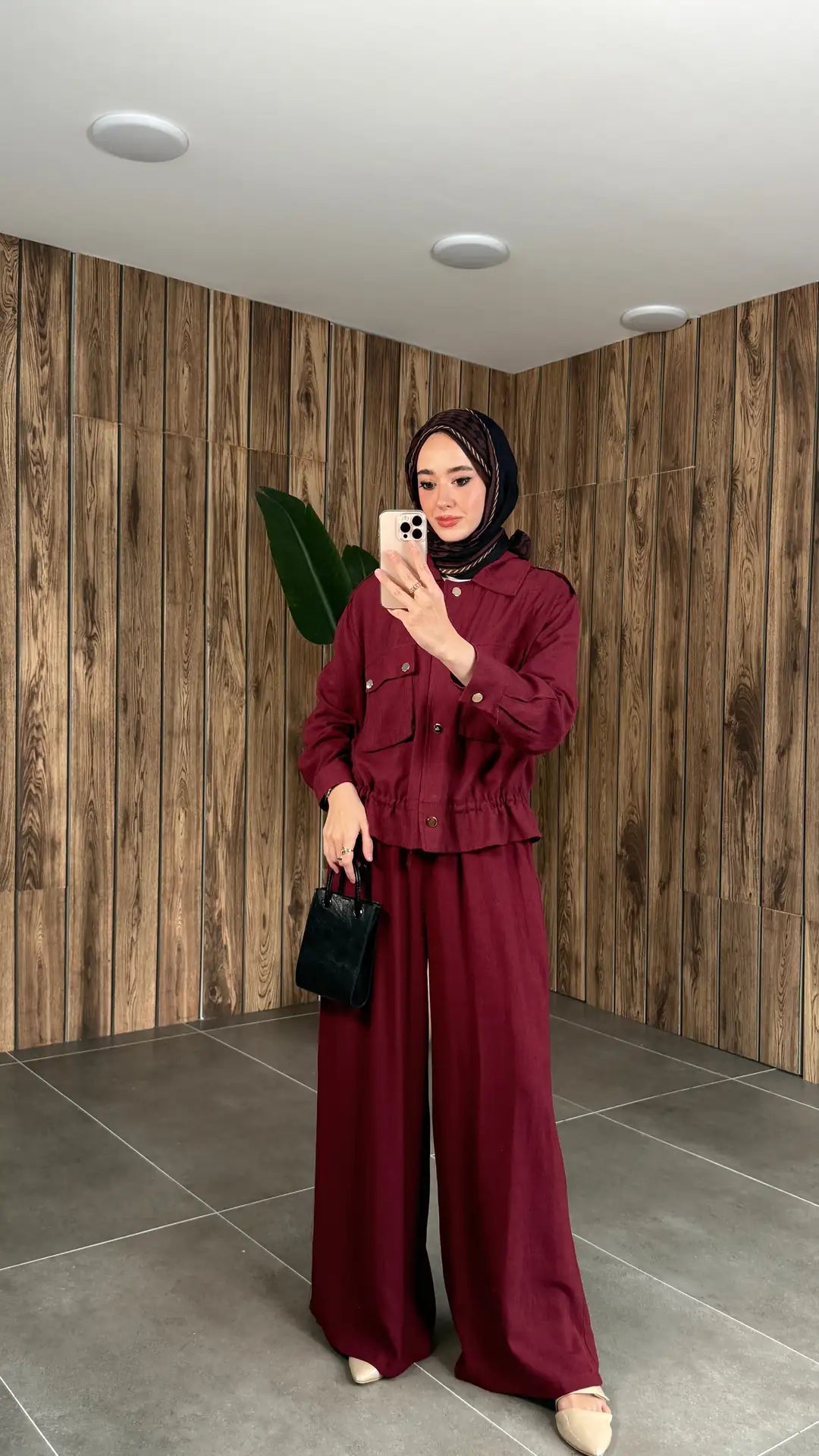 Relaxed Linen Two-Piece Set with Drawstring Waist