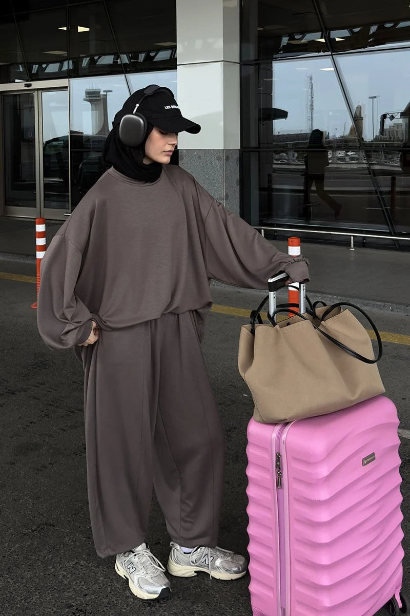 طقم الراحة اليومية الواسع – ST006 مستوحى من تصاميم أويشو