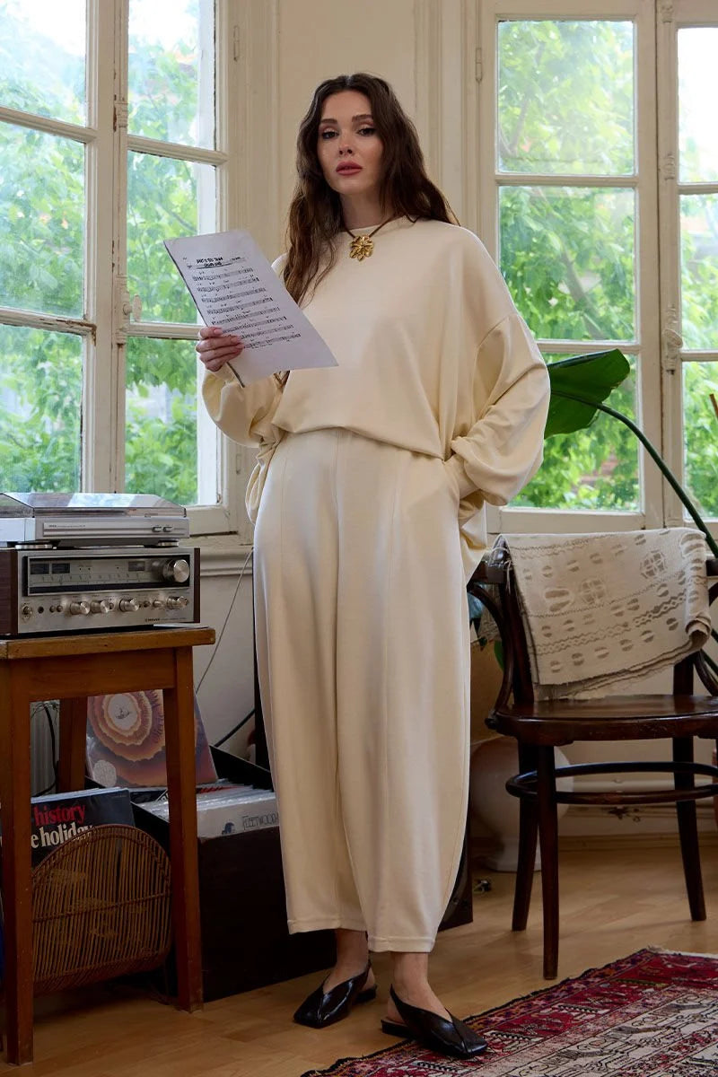 طقم الراحة اليومية الواسع – ST006 مستوحى من تصاميم أويشو