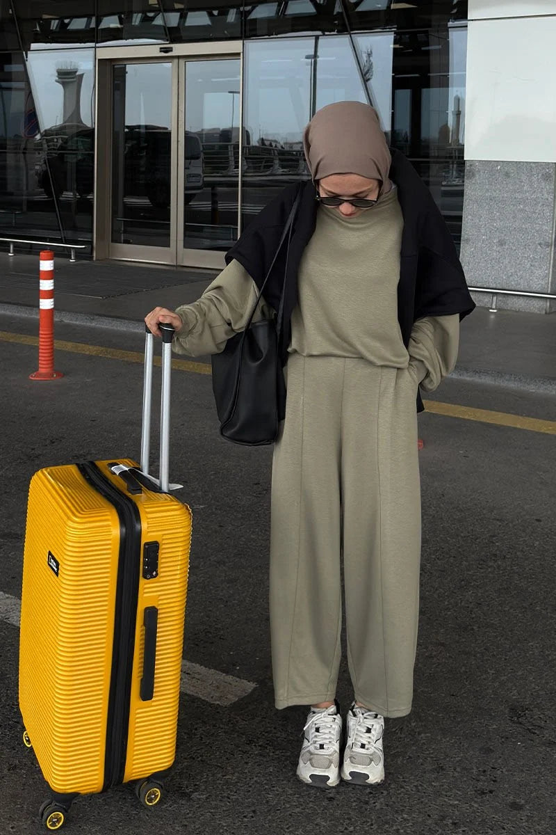 طقم الراحة اليومية الواسع – ST006 مستوحى من تصاميم أويشو