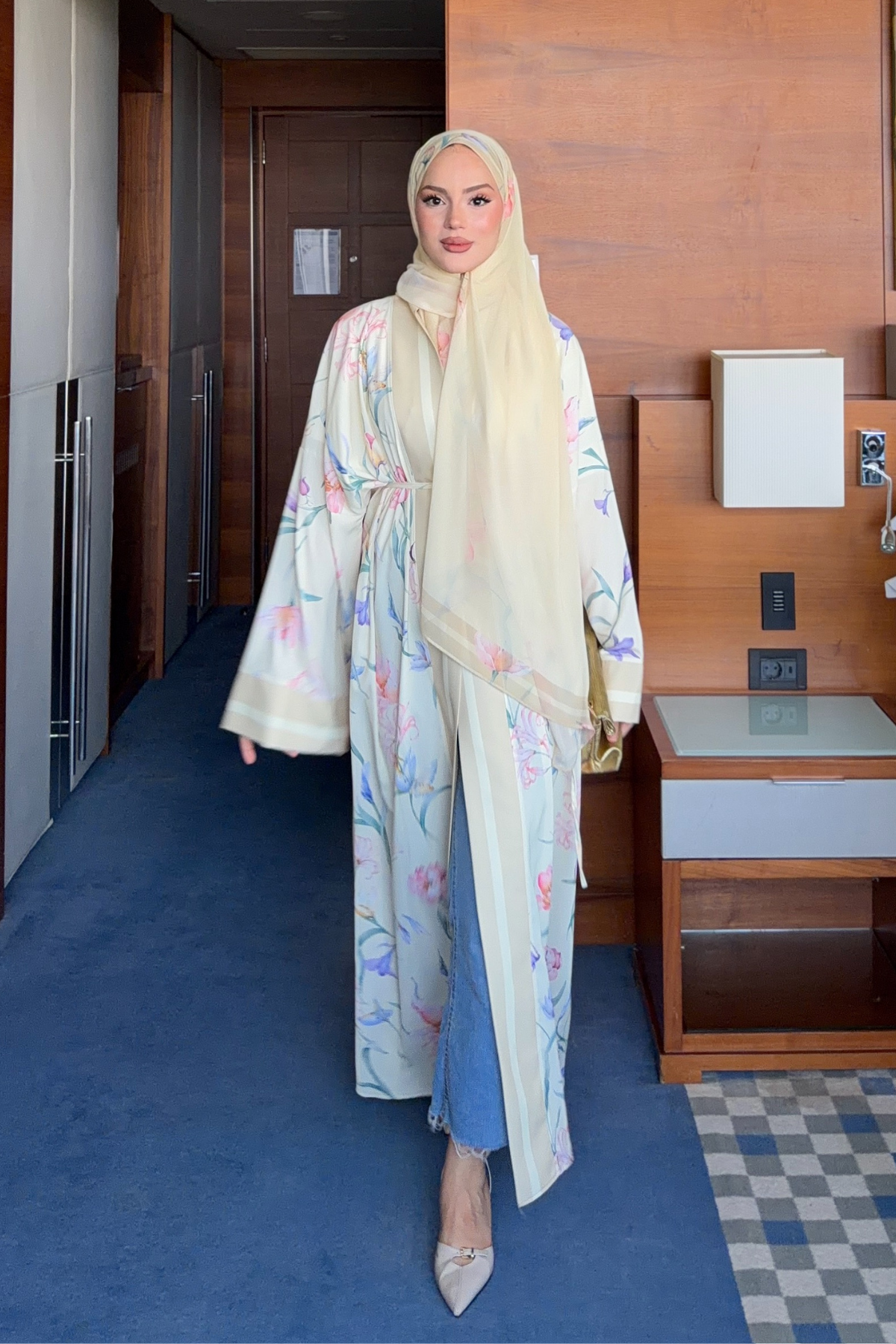 Flowy Floral Satin Open Abaya with Striped Trim and Shawl — Bej