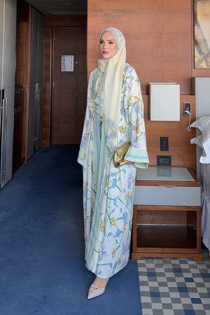 Flowy Floral Satin Open Abaya with Striped Trim and Shawl — Mint Yesili