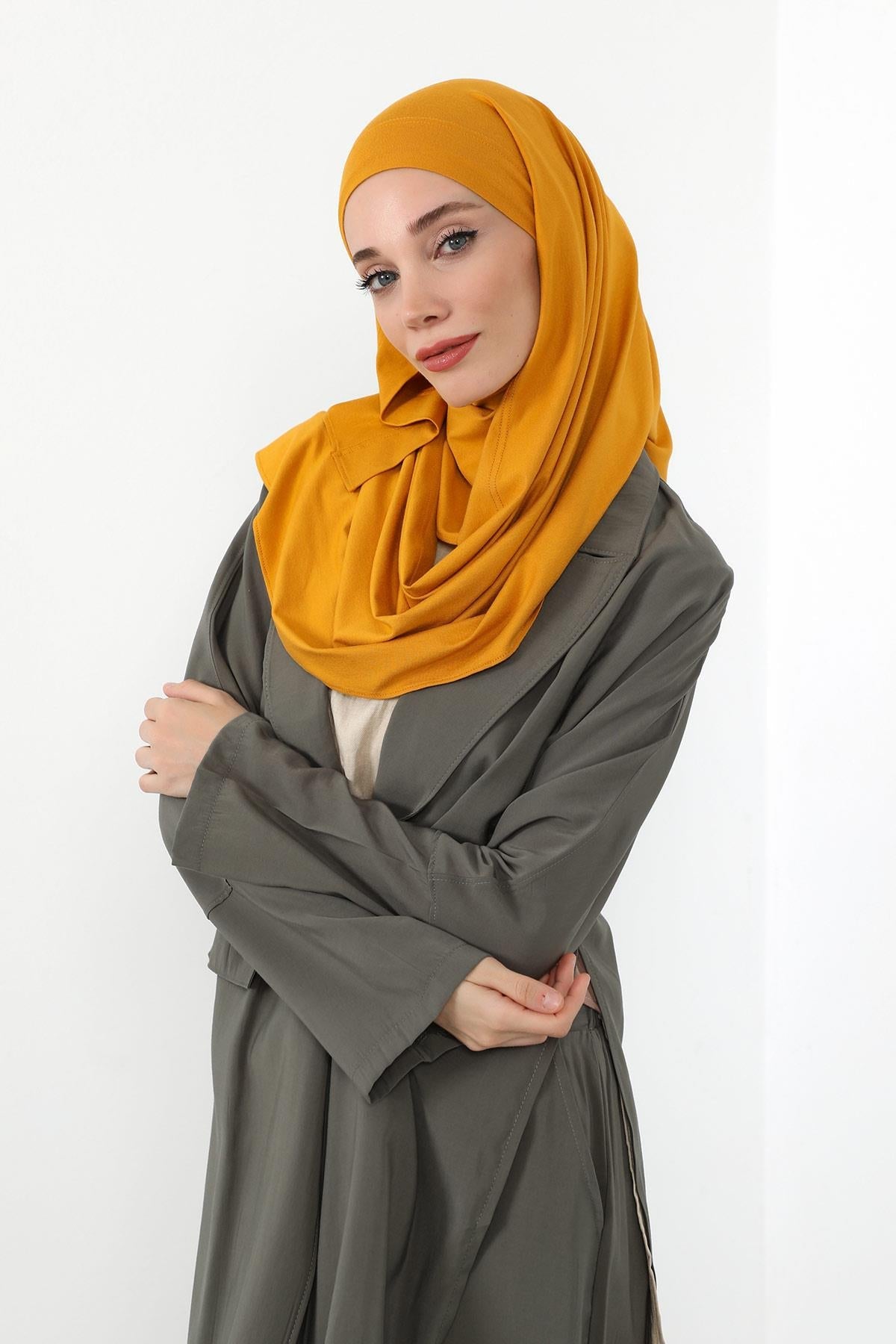 Ready-to-Wear Jersey Bonnet Shawl with Face Covering