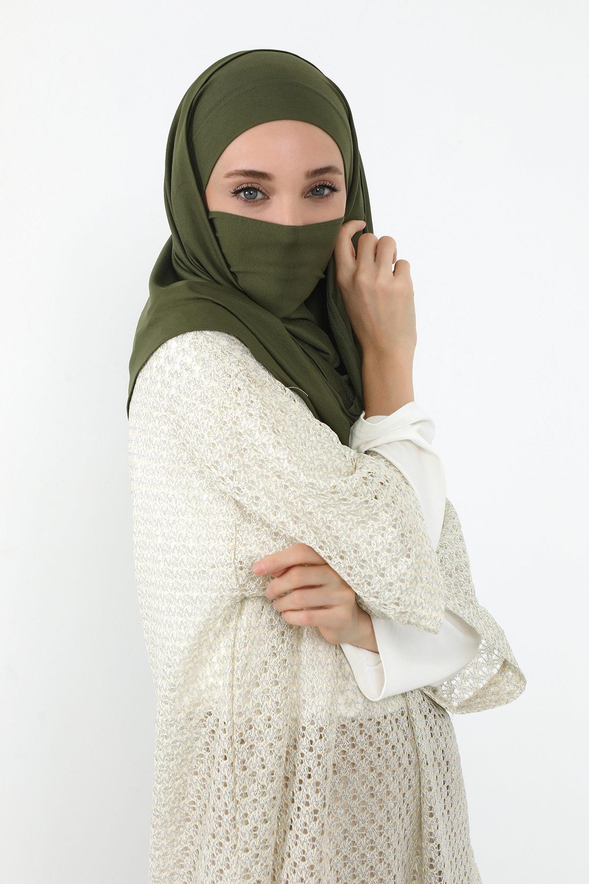 Ready-to-Wear Jersey Bonnet Shawl with Face Covering