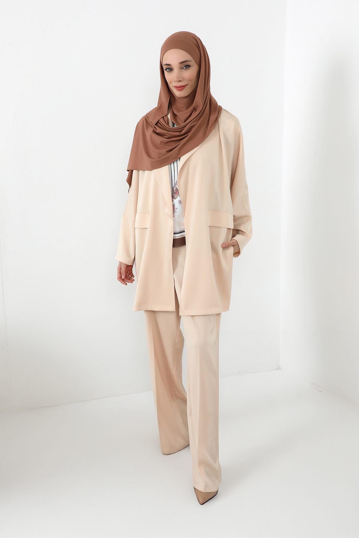 Ready-to-Wear Jersey Bonnet Shawl with Face Covering