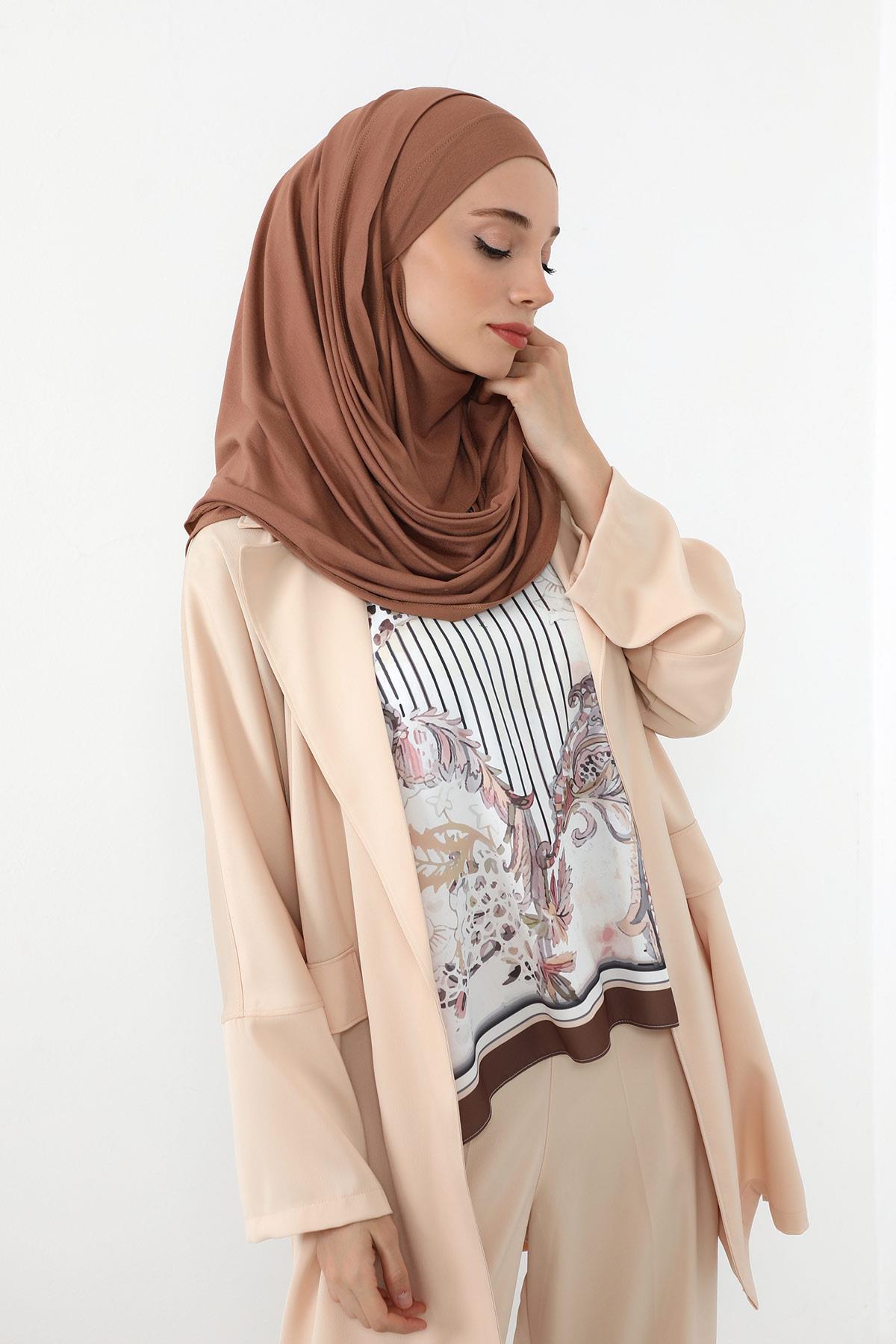 Ready-to-Wear Jersey Bonnet Shawl with Face Covering