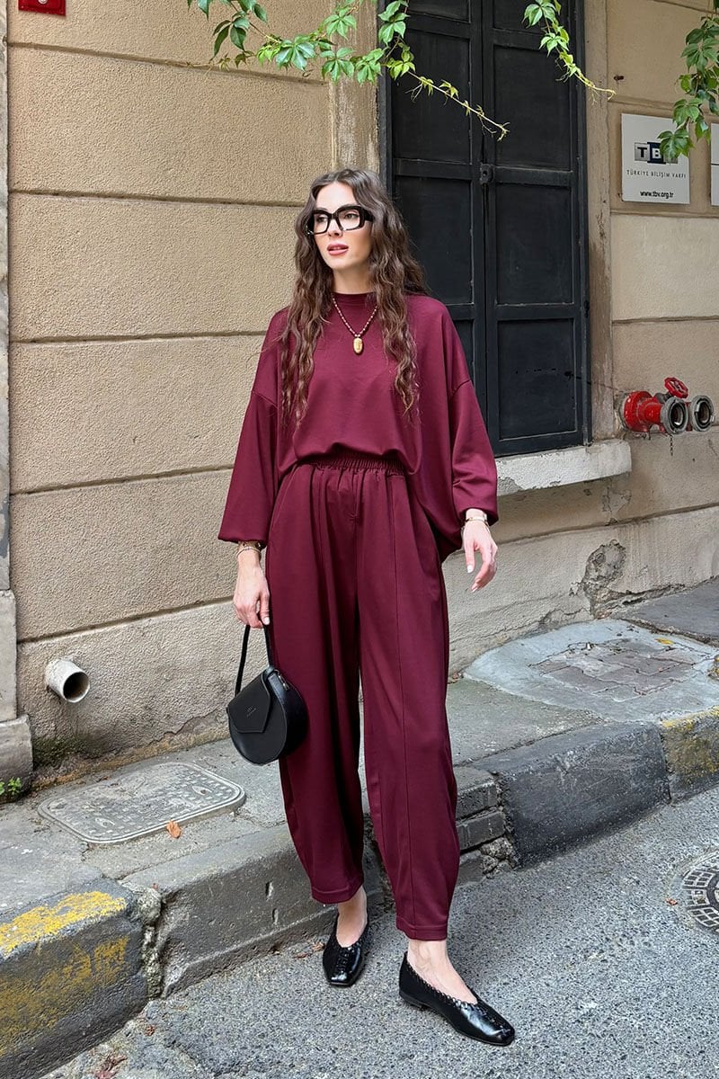 طقم الراحة اليومية الواسع – ST006 مستوحى من تصاميم أويشو