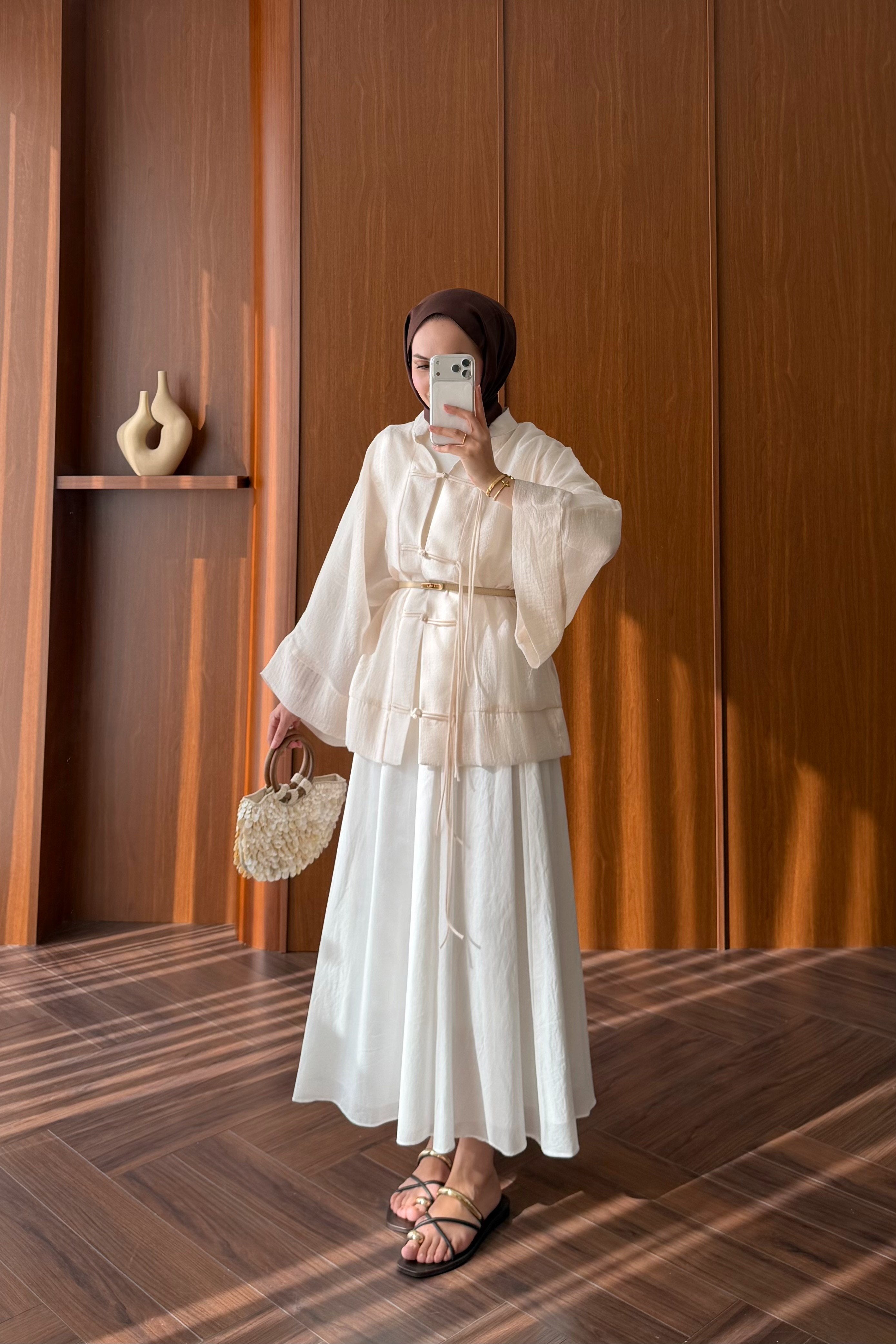 Chinese-Style Tie-Front Blouse with Wide Sleeves — TAŞ