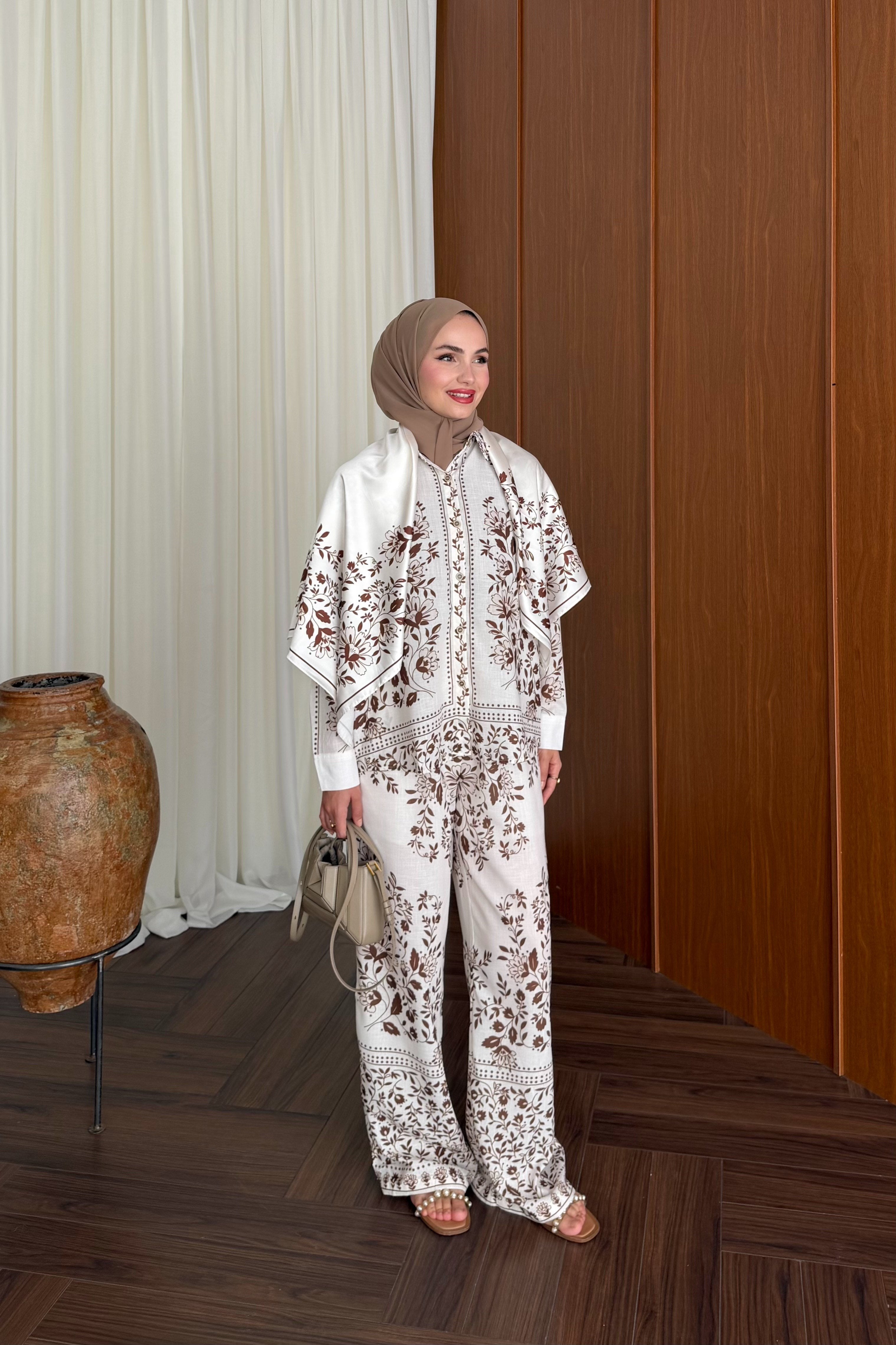 Modest Linen Pants Set with Tunic Top & Detachable Scarf — KAHVE