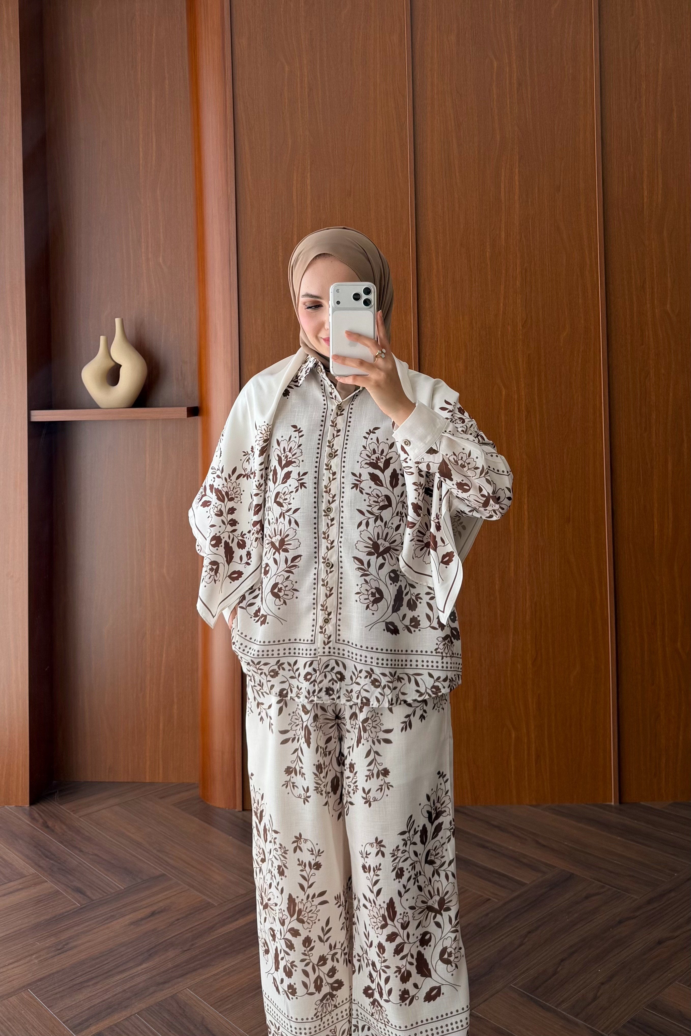 Modest Linen Pants Set with Tunic Top & Detachable Scarf — KAHVE