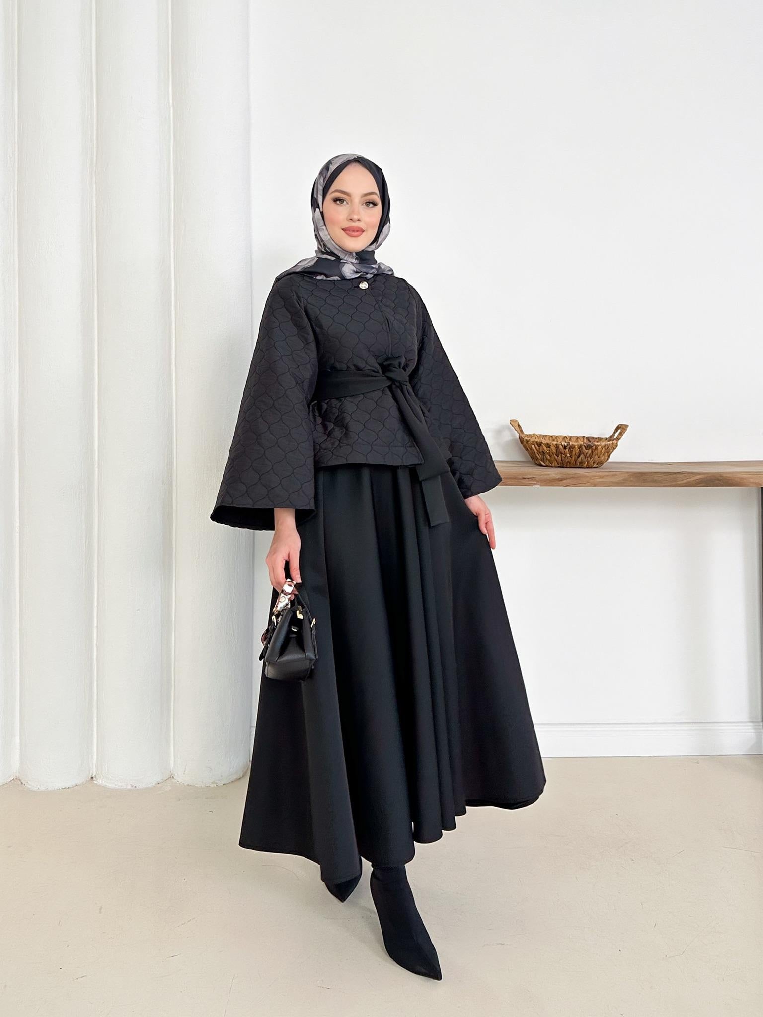 Elegant Skirt and Blouse Set – ST010