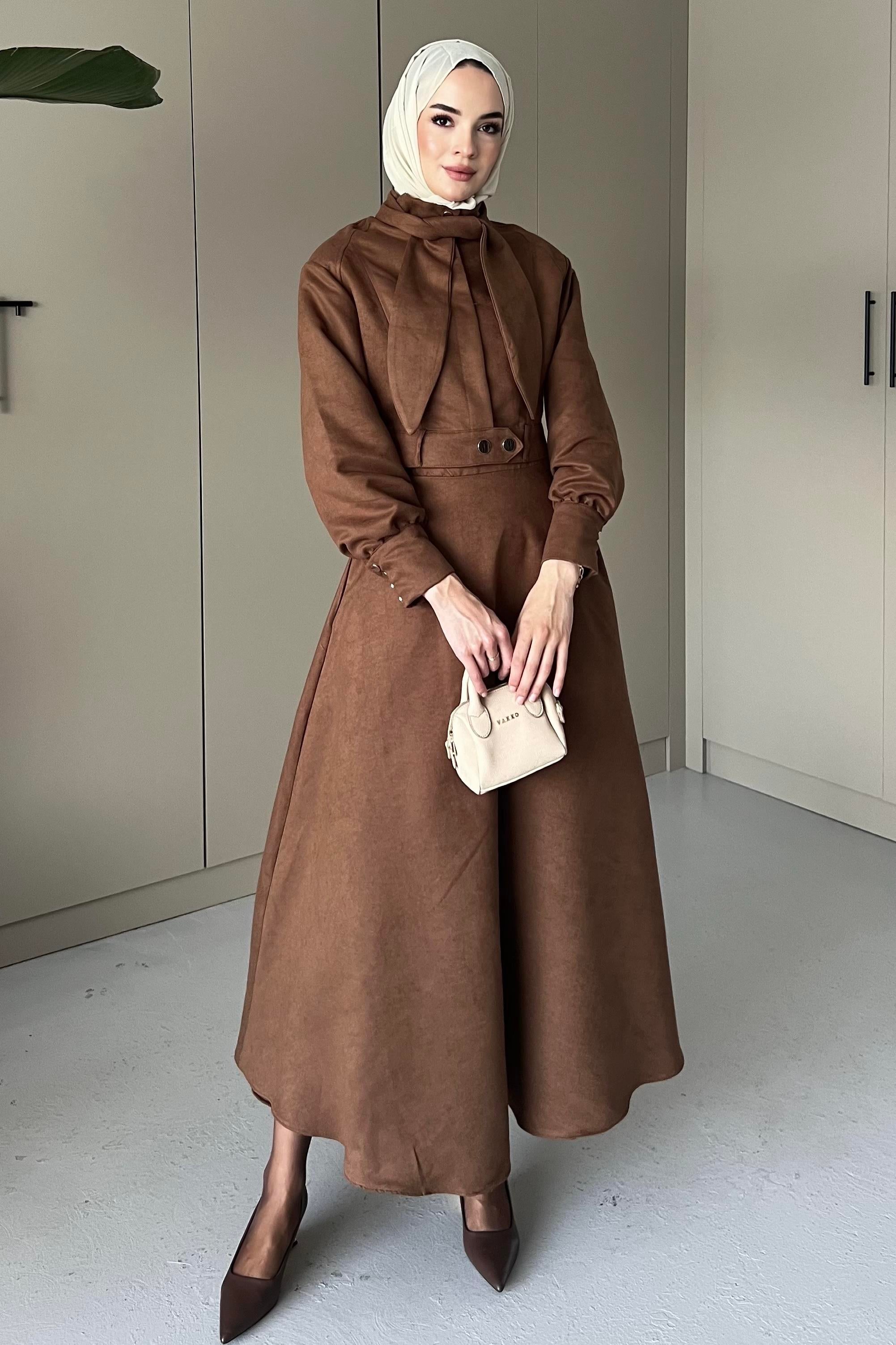 Nubuck Soft Fabric Set with Scarf Detail SK021