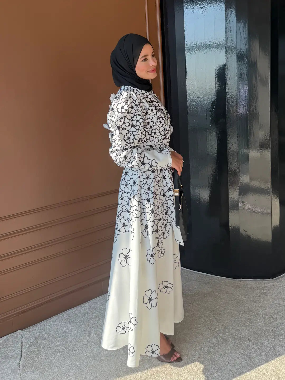 A-Line Maxi Dress with Puffed Sleeves and 3D Floral Appliques — Siyah