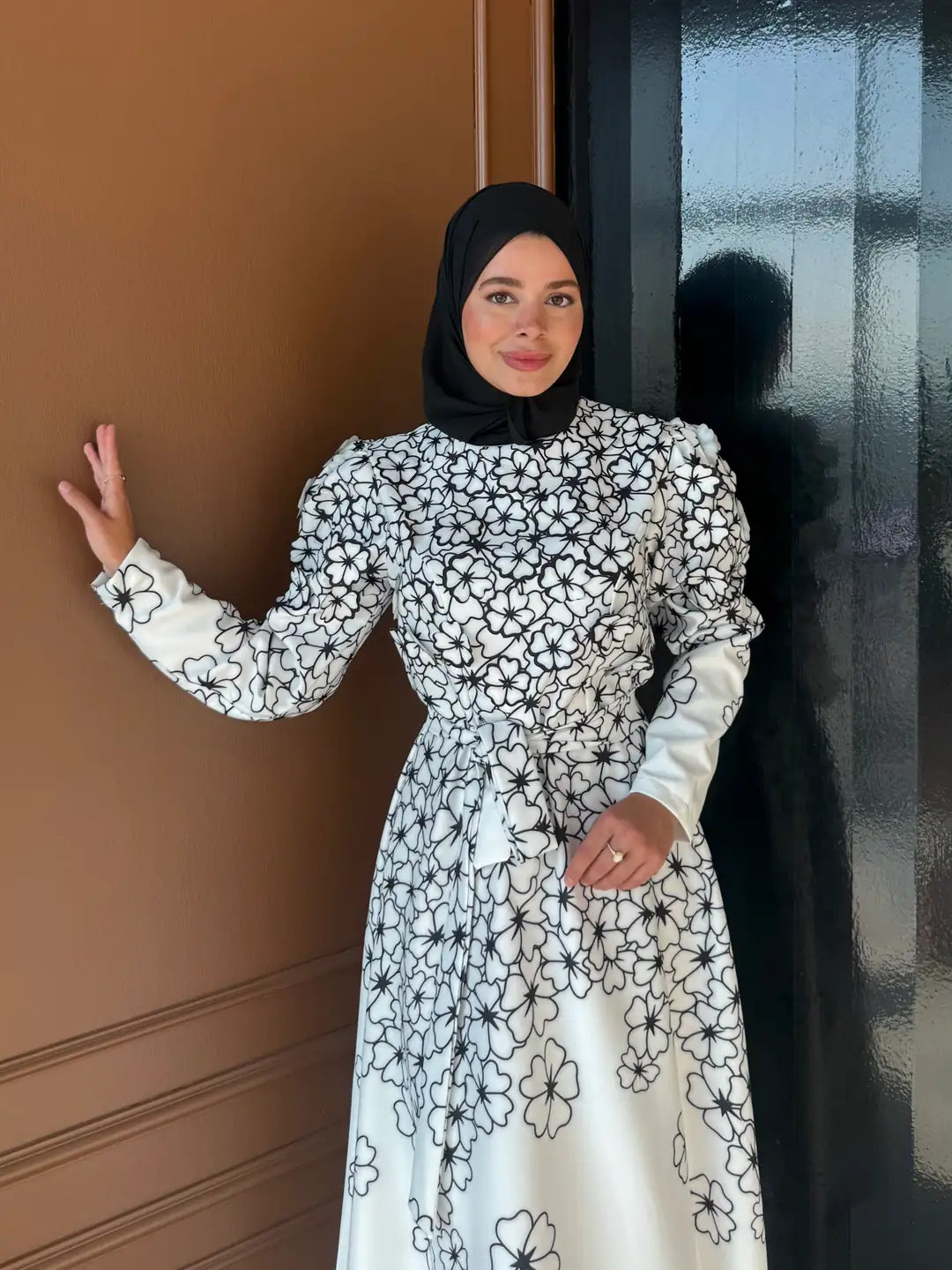 A-Line Maxi Dress with Puffed Sleeves and 3D Floral Appliques — Siyah