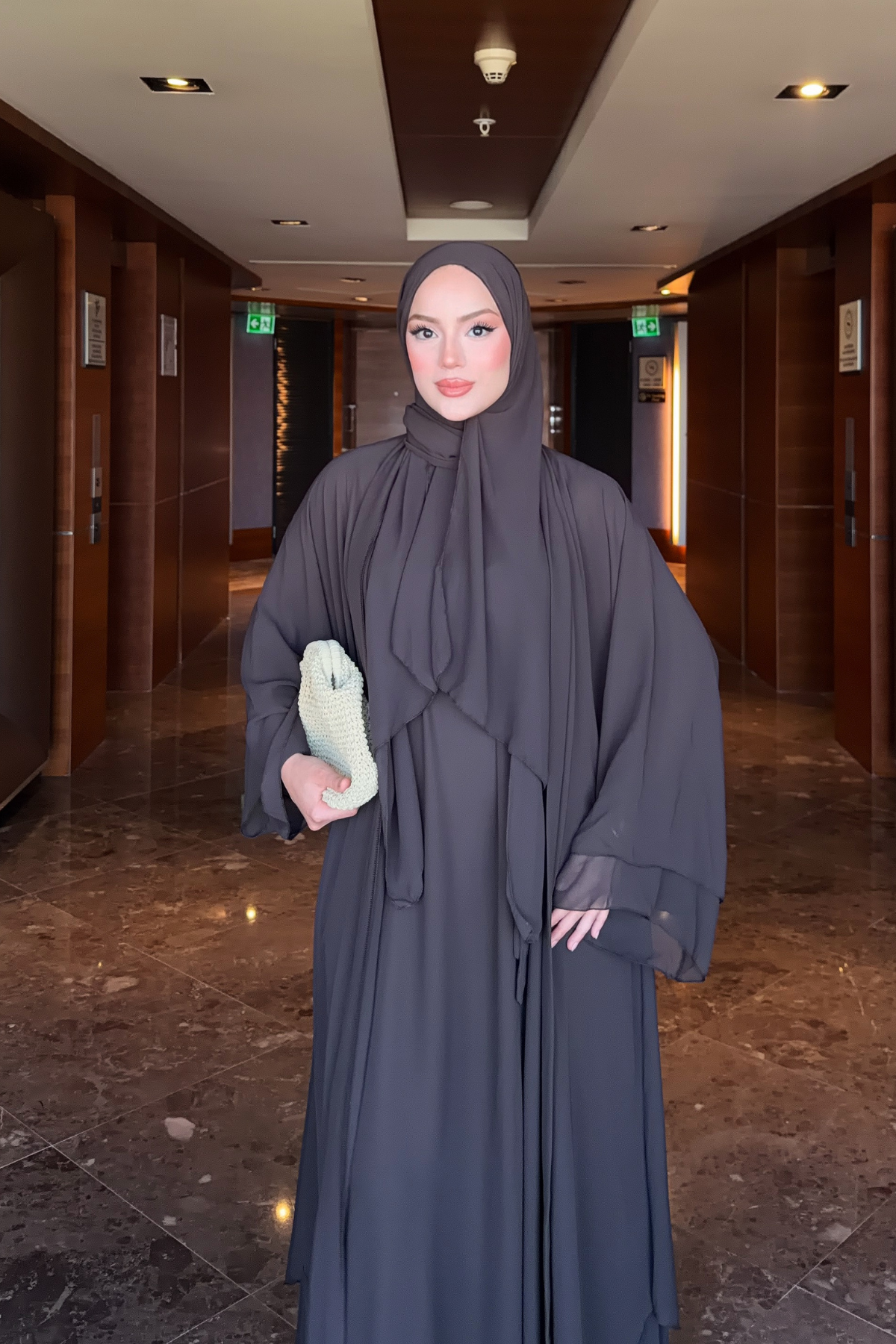 Flowing Chiffon Abaya with Matching Shawl and Belt — Kahverengi