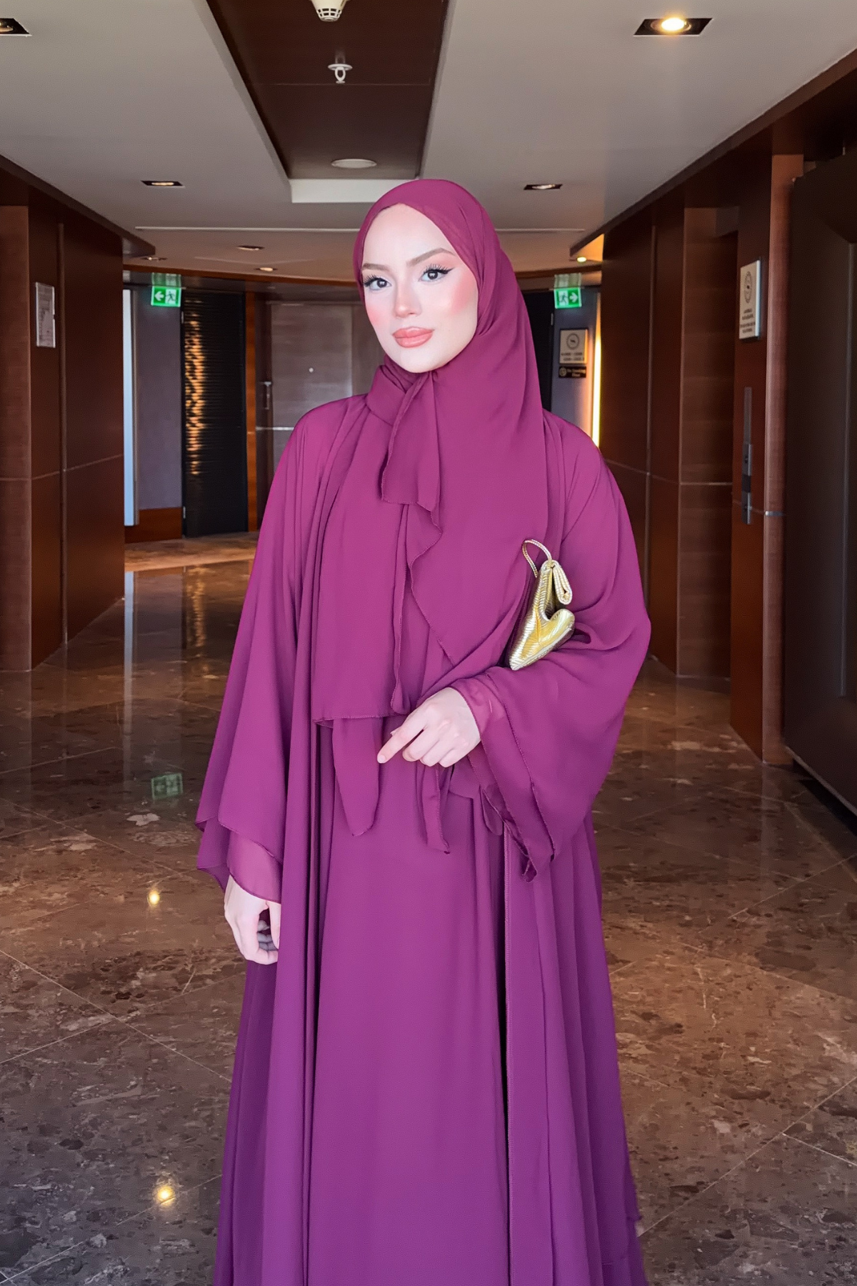 Flowing Chiffon Abaya with Matching Shawl and Belt — Murdum