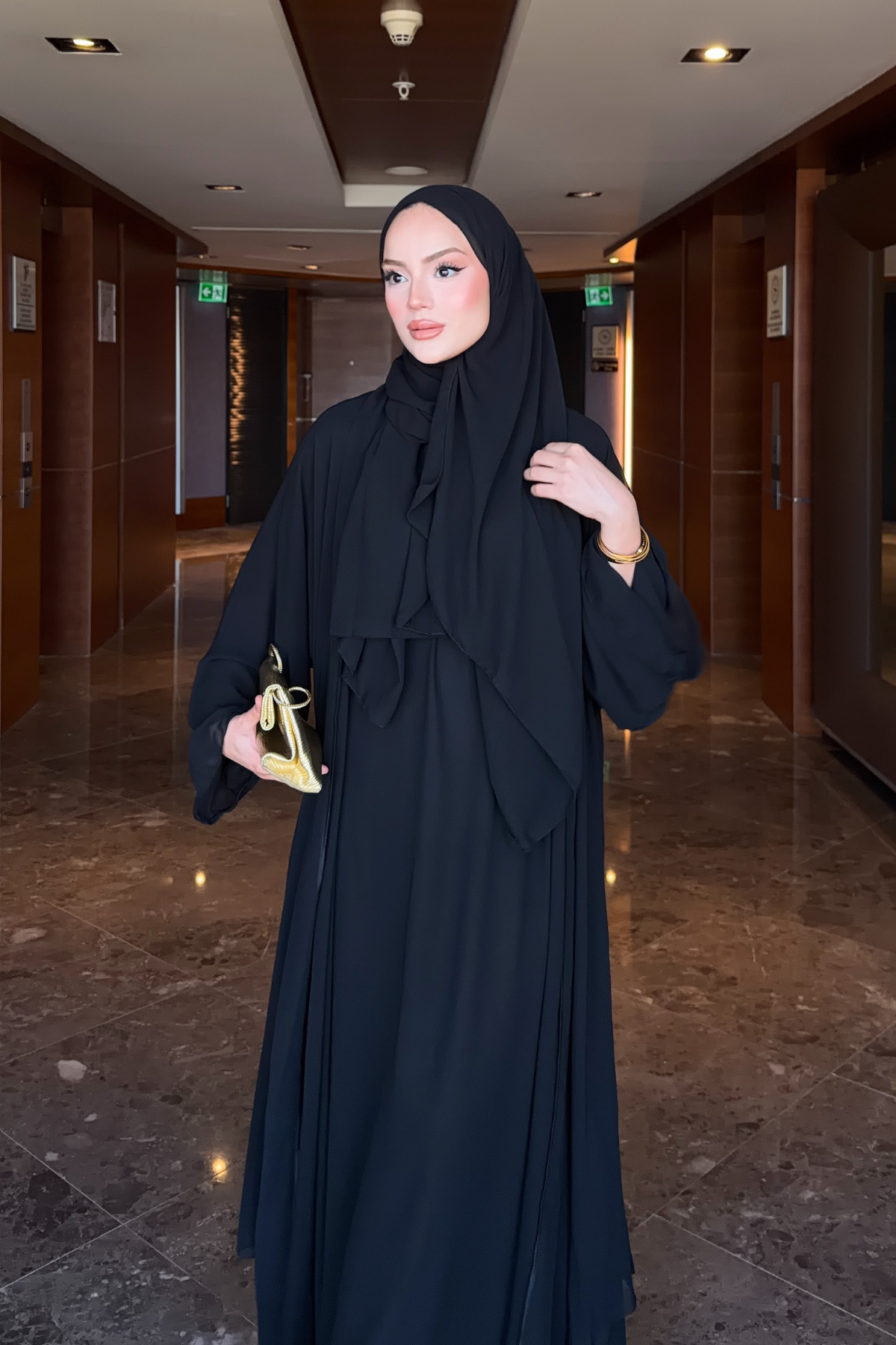 Flowing Chiffon Abaya with Matching Shawl and Belt — Siyah
