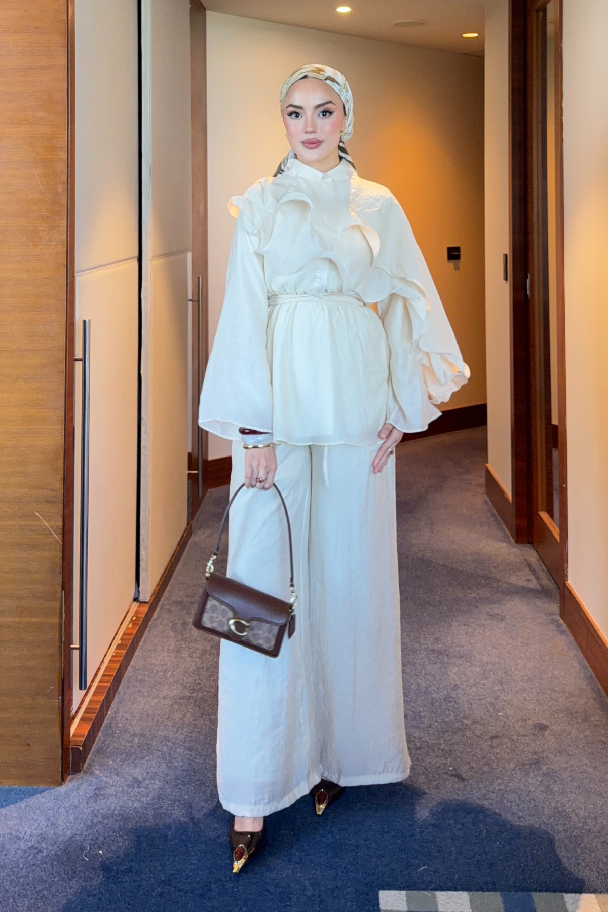Flowing Chiffon Blouse & Wide-Leg Trousers Two-Piece Set — Ekru