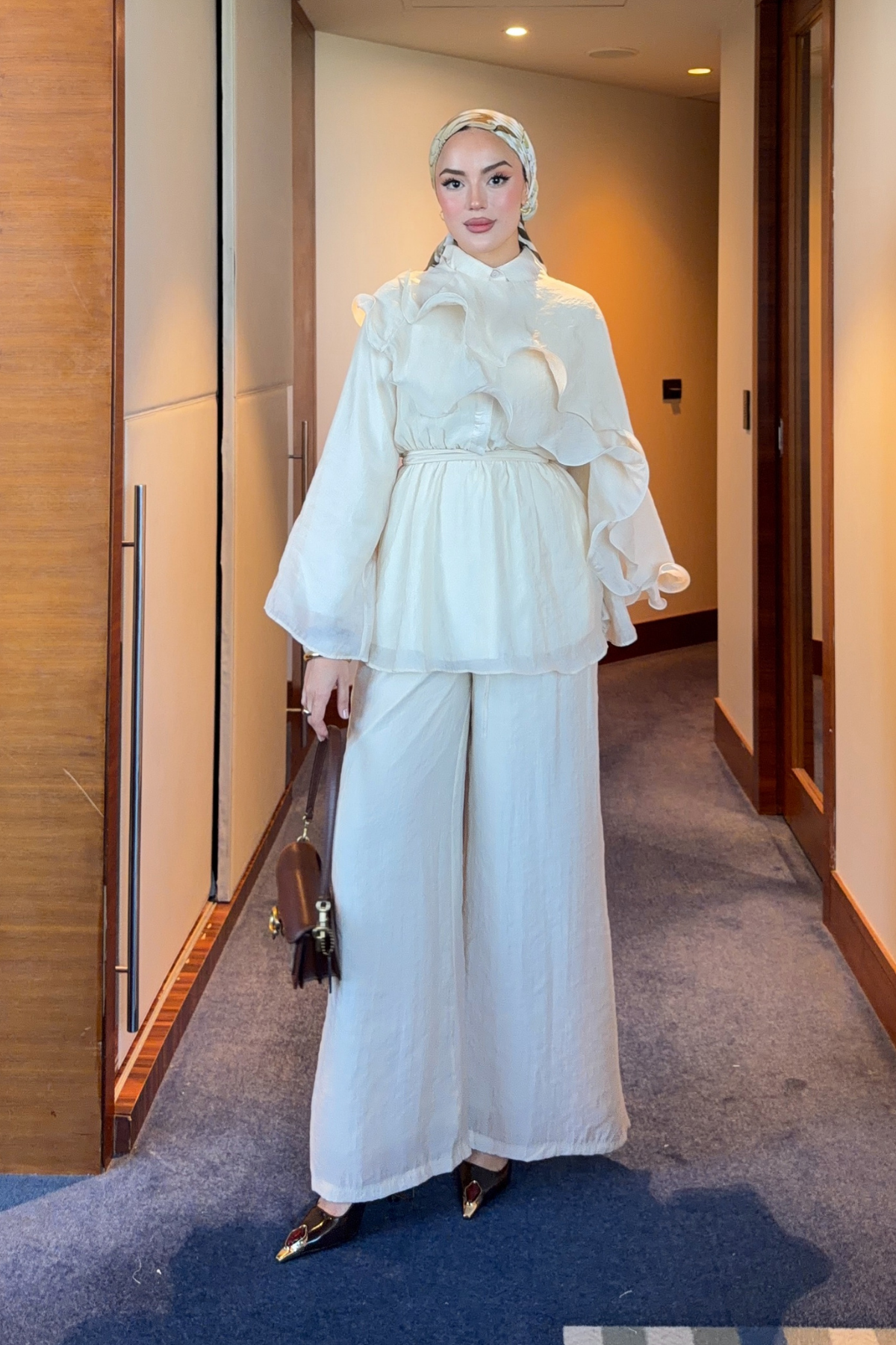 Flowing Chiffon Blouse & Wide-Leg Trousers Two-Piece Set — Ekru
