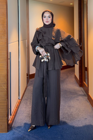 Flowing Chiffon Blouse & Wide-Leg Trousers Two-Piece Set — Kahverengi