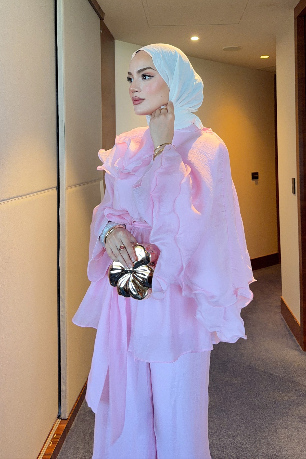 Flowing Chiffon Blouse & Wide-Leg Trousers Two-Piece Set — Pembe