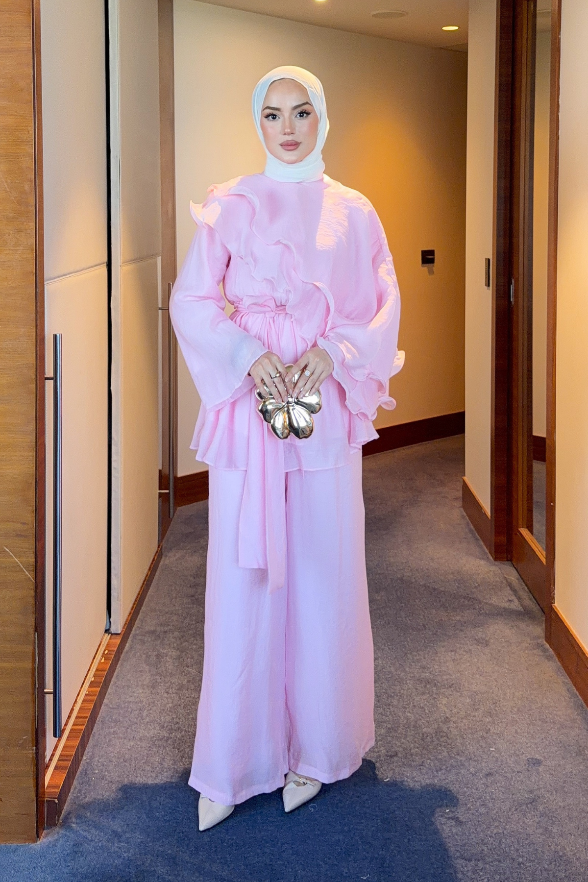 Flowing Chiffon Blouse & Wide-Leg Trousers Two-Piece Set — Pembe