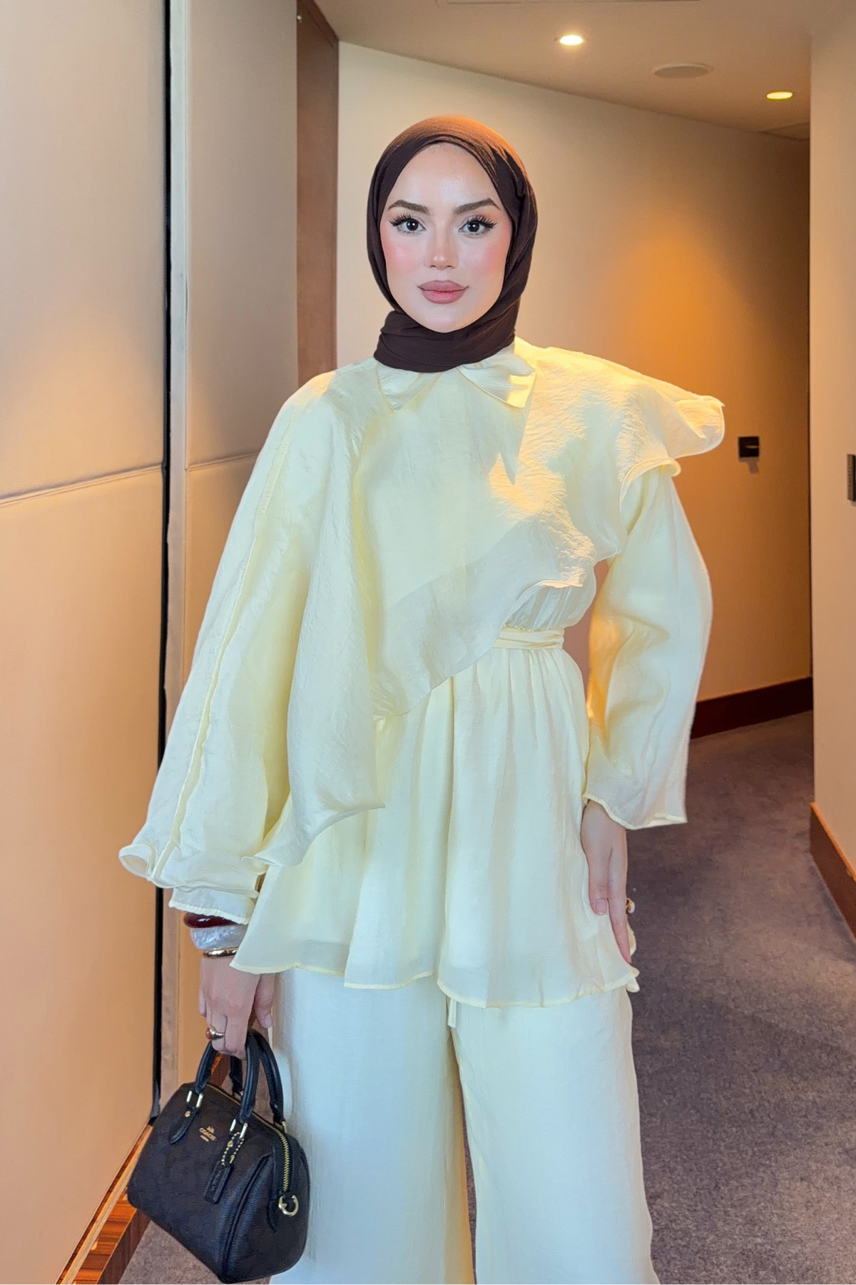 Flowing Chiffon Blouse & Wide-Leg Trousers Two-Piece Set — Sari