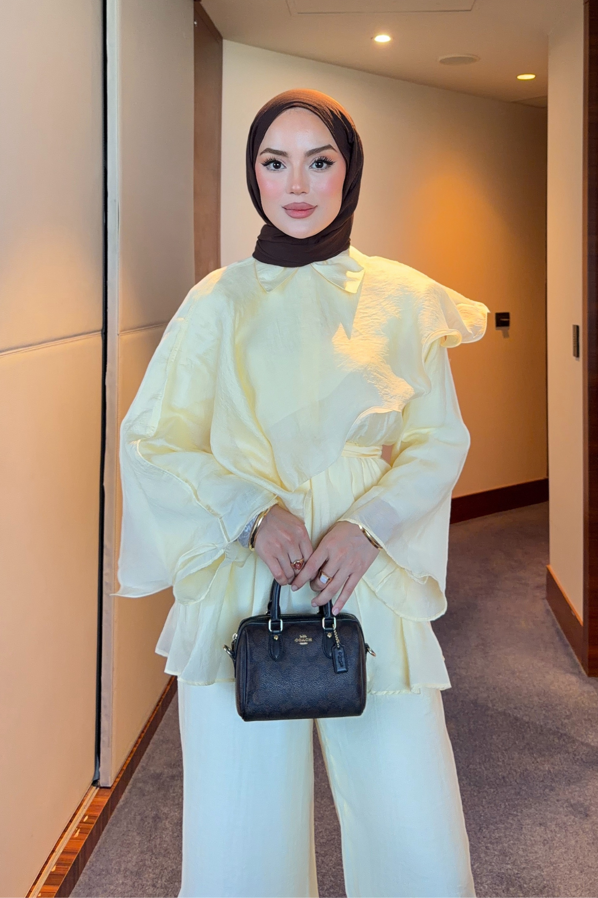 Flowing Chiffon Blouse & Wide-Leg Trousers Two-Piece Set — Sari