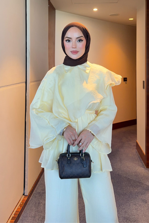 Flowing Chiffon Blouse & Wide-Leg Trousers Two-Piece Set — Sari